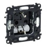 Legrand Розетка силовая 2К+3 16 A с защитными шторками Legrand In'Matic 753030